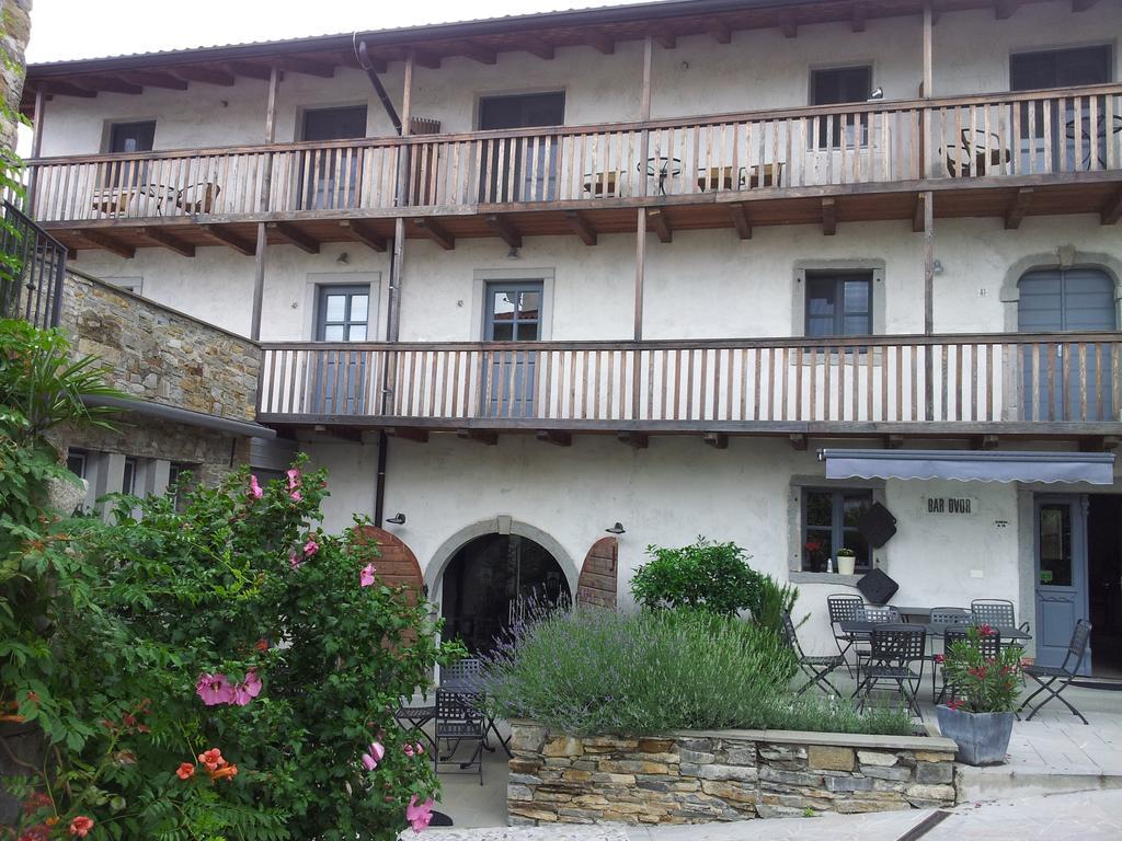 Boutique Hotel Dvor Dobrovo Bagian luar foto