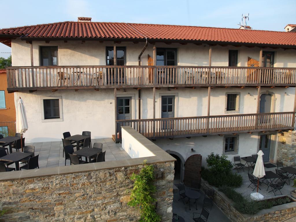 Boutique Hotel Dvor Dobrovo Bagian luar foto