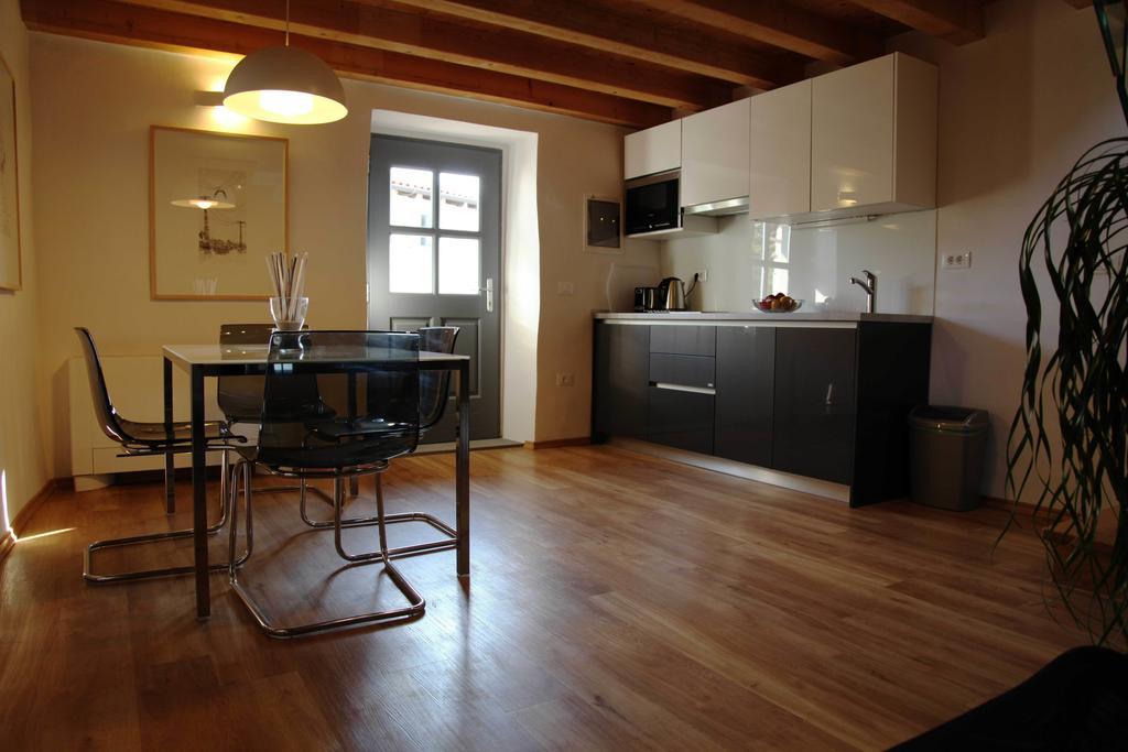 Boutique Hotel Dvor Dobrovo Ruang foto
