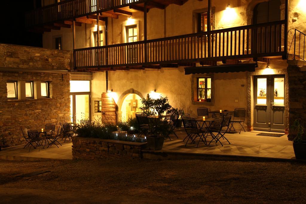 Boutique Hotel Dvor Dobrovo Bagian luar foto