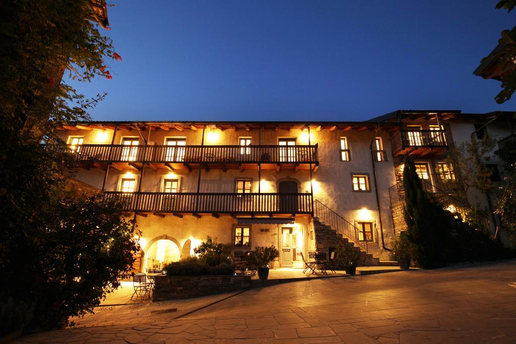 Boutique Hotel Dvor Dobrovo Bagian luar foto