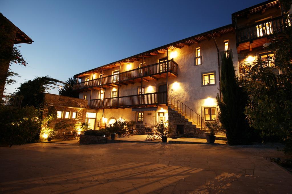 Boutique Hotel Dvor Dobrovo Bagian luar foto