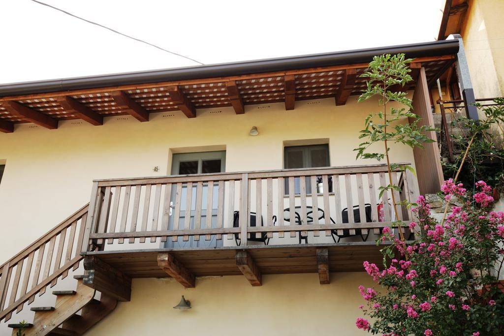 Boutique Hotel Dvor Dobrovo Bagian luar foto